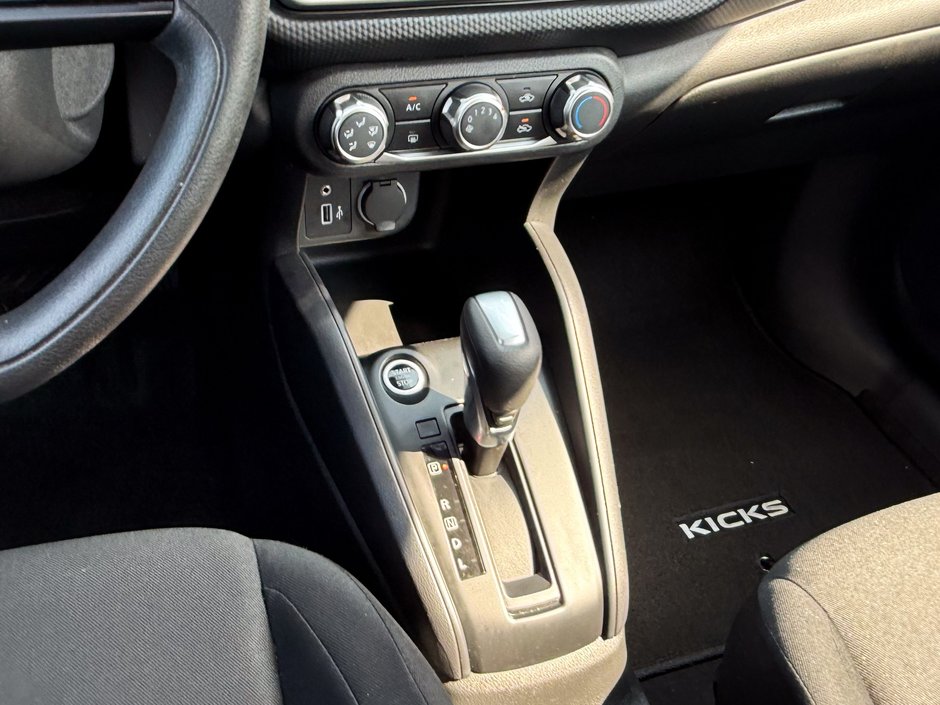 2024 Nissan Kicks S-20