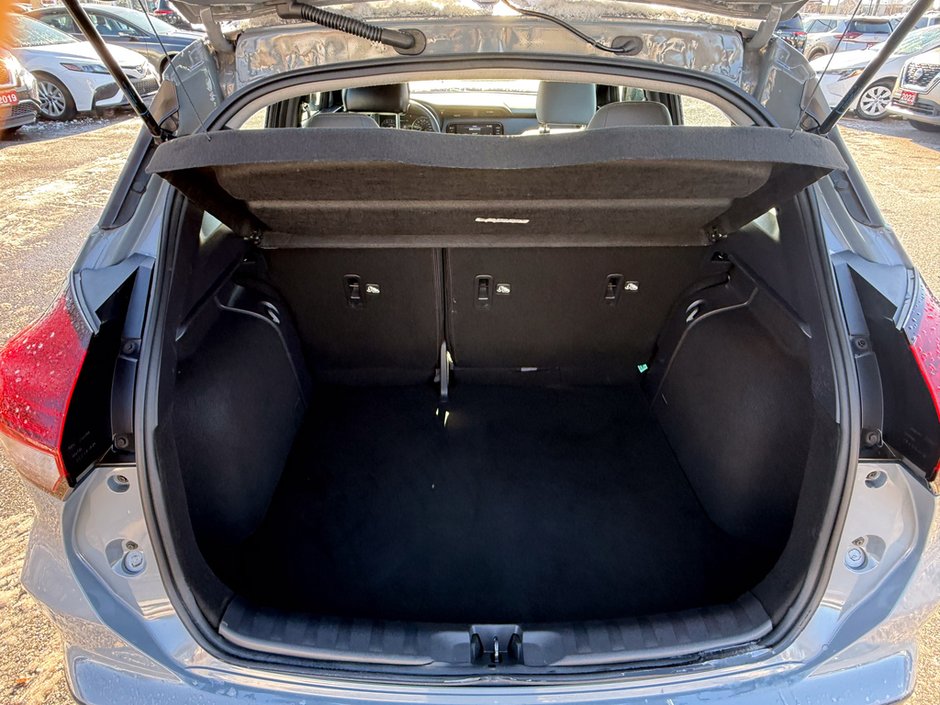 2024 Nissan Kicks SR-12