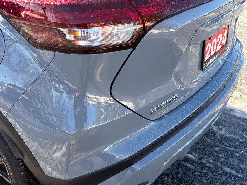 2024 Nissan Kicks SR-10