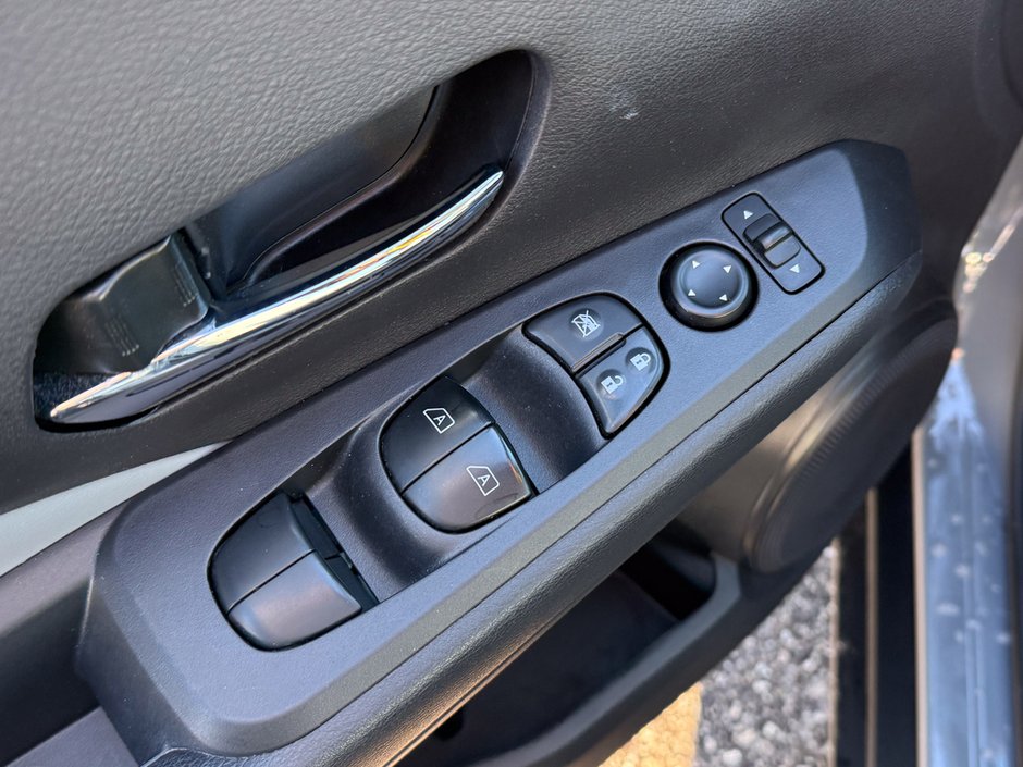 2024 Nissan Kicks SR-18