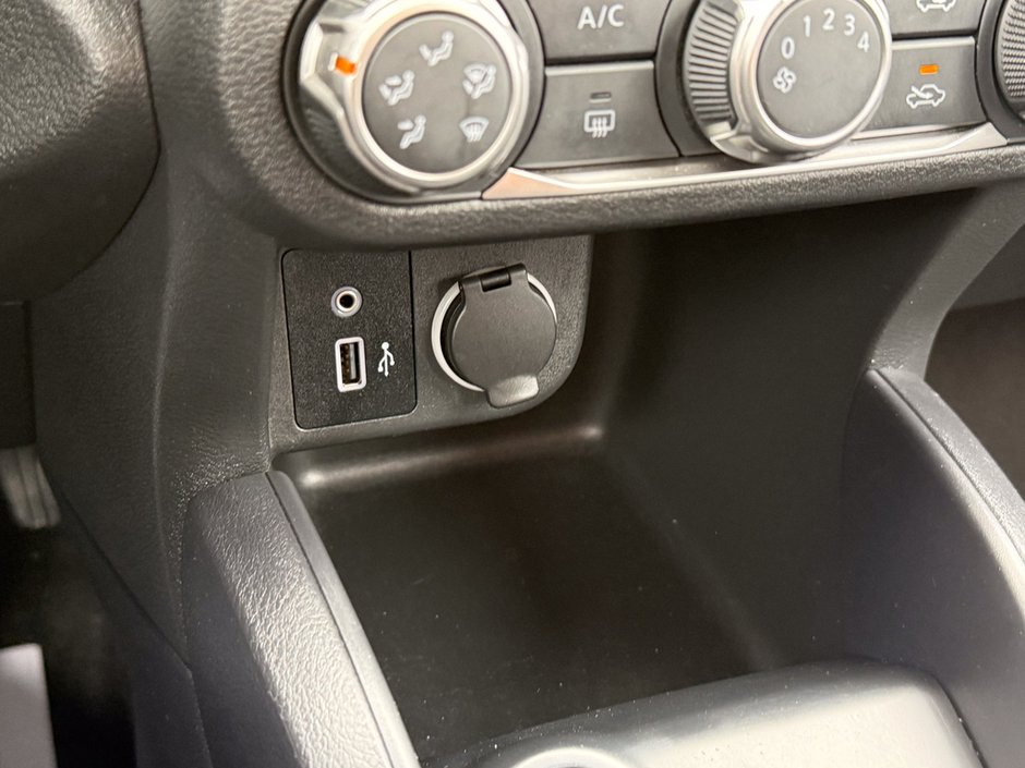 2024 Nissan Kicks S-26