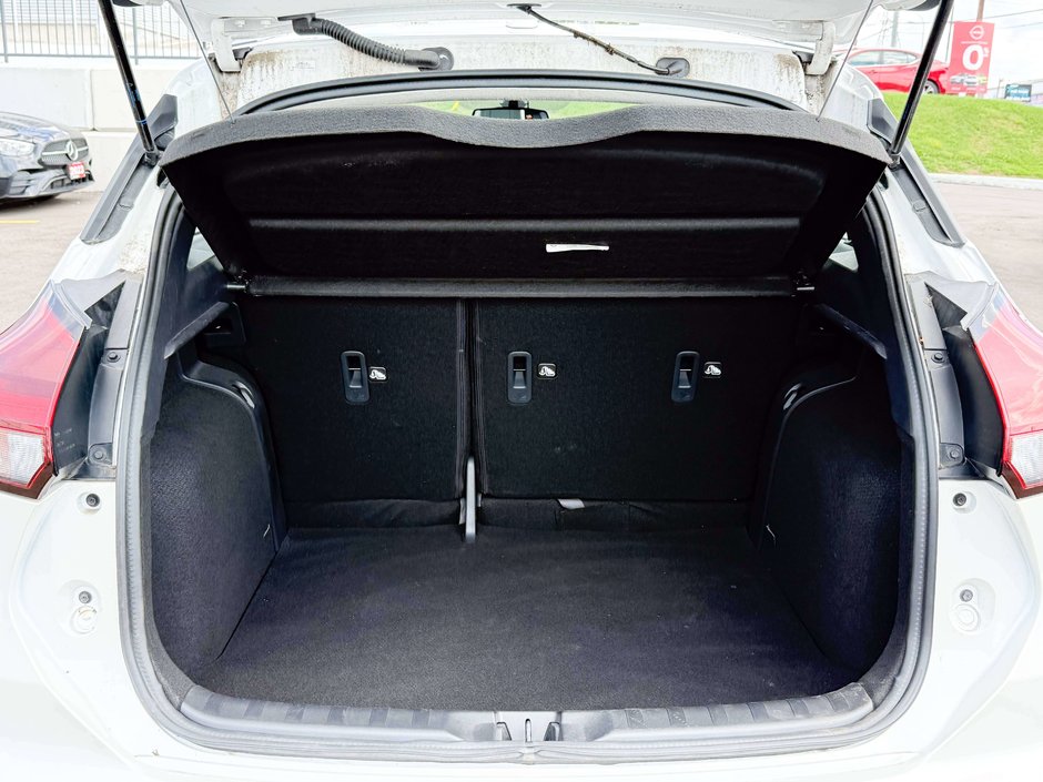2024 Nissan Kicks SR-13