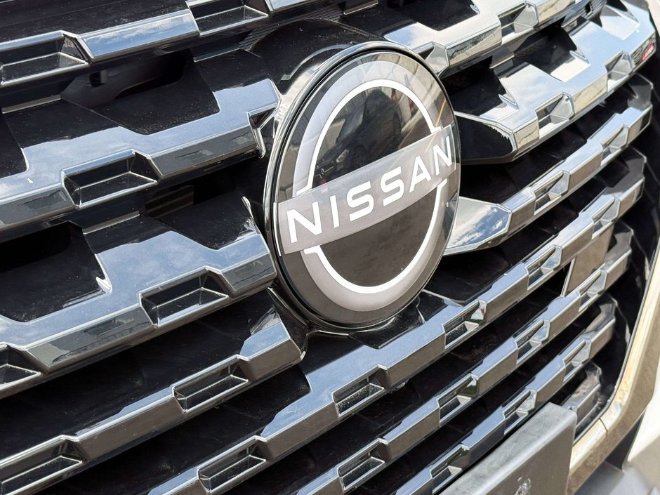 2024 Nissan Kicks SR-10