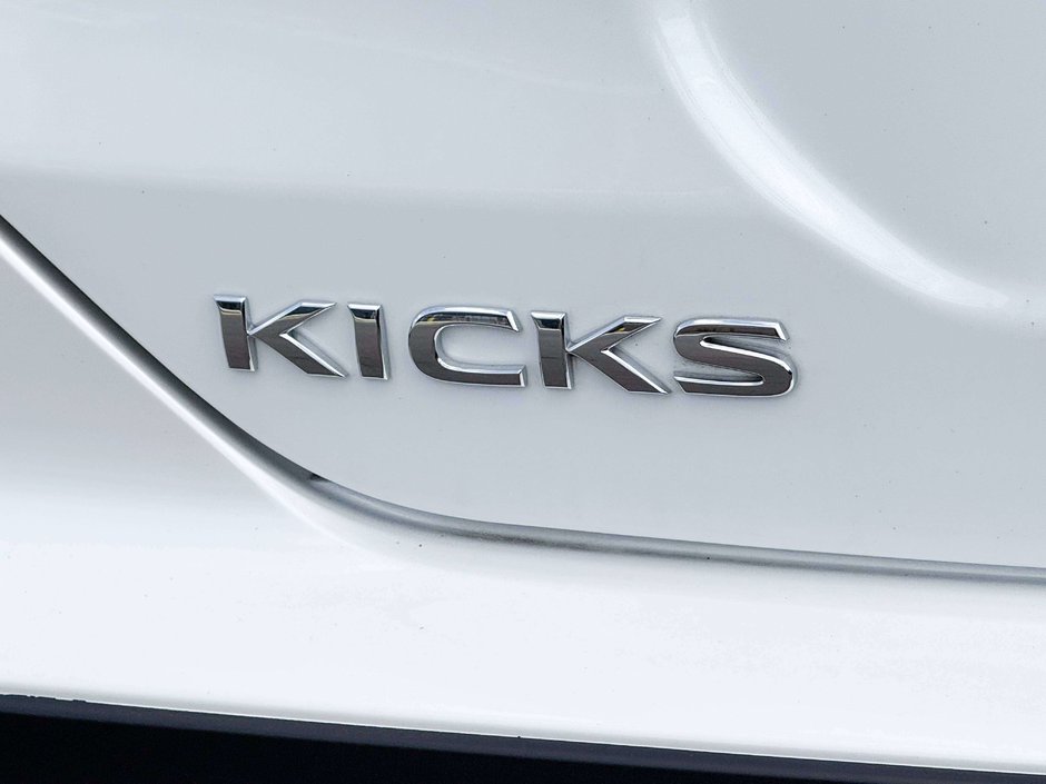 2024 Nissan Kicks SR-12