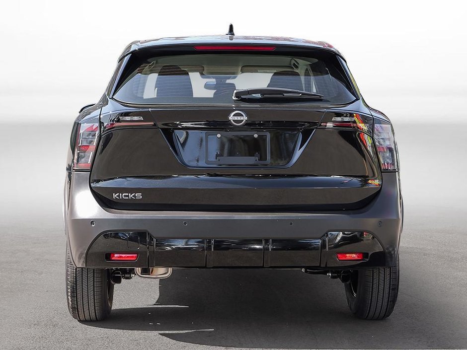 2025 Nissan Kicks S-4