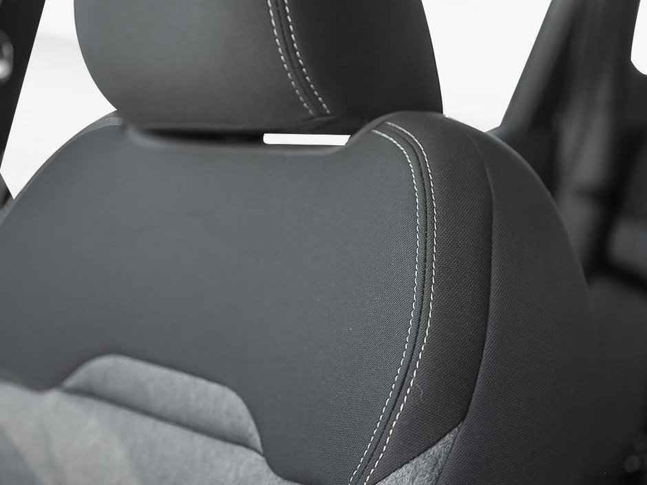 2026 Nissan Kicks SV Premium AWD-19