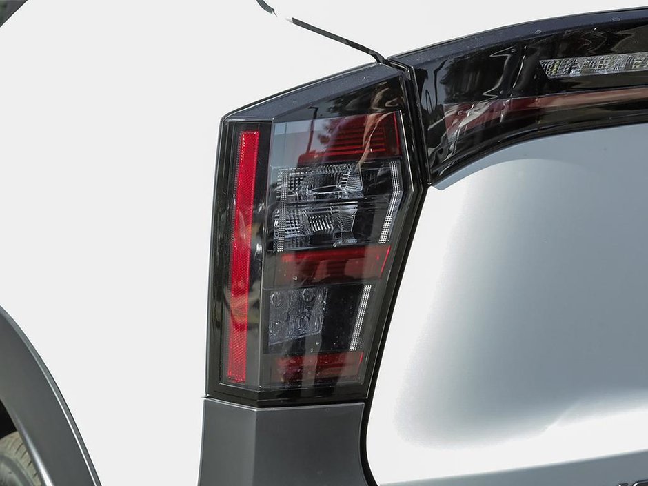 2026 Nissan Kicks SV AWD-10