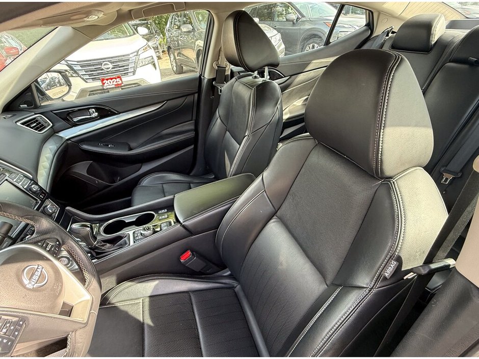 2023 Nissan Maxima SL-21