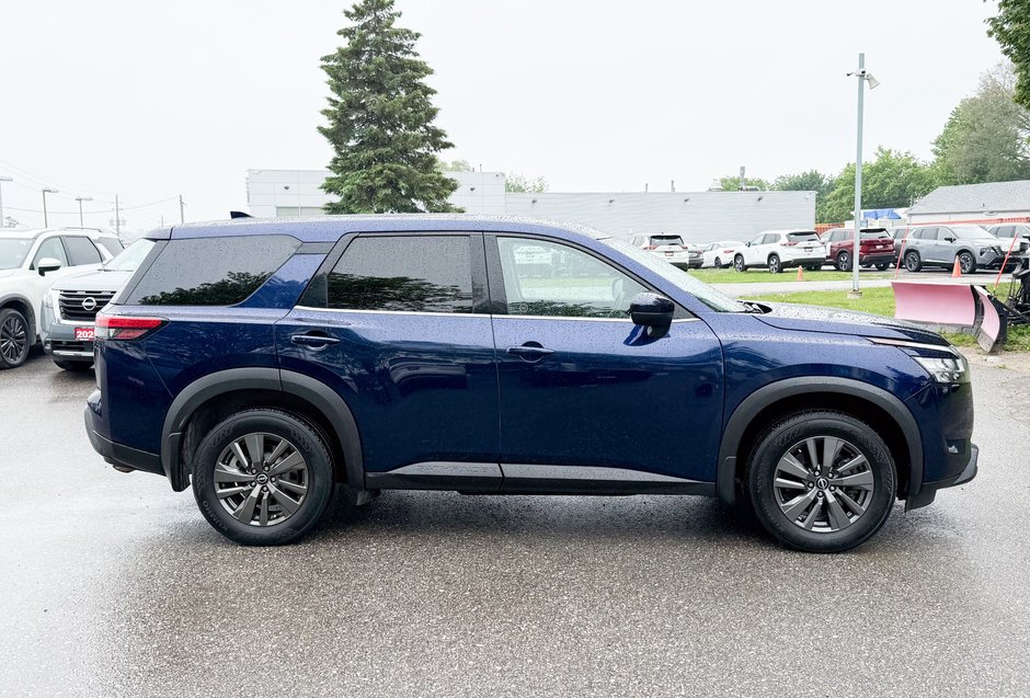 2022 Nissan Pathfinder S-8