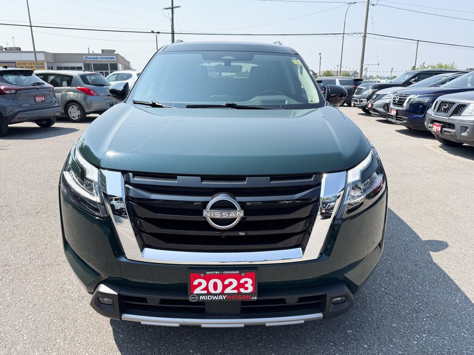 2023 Nissan Pathfinder Platinum-2