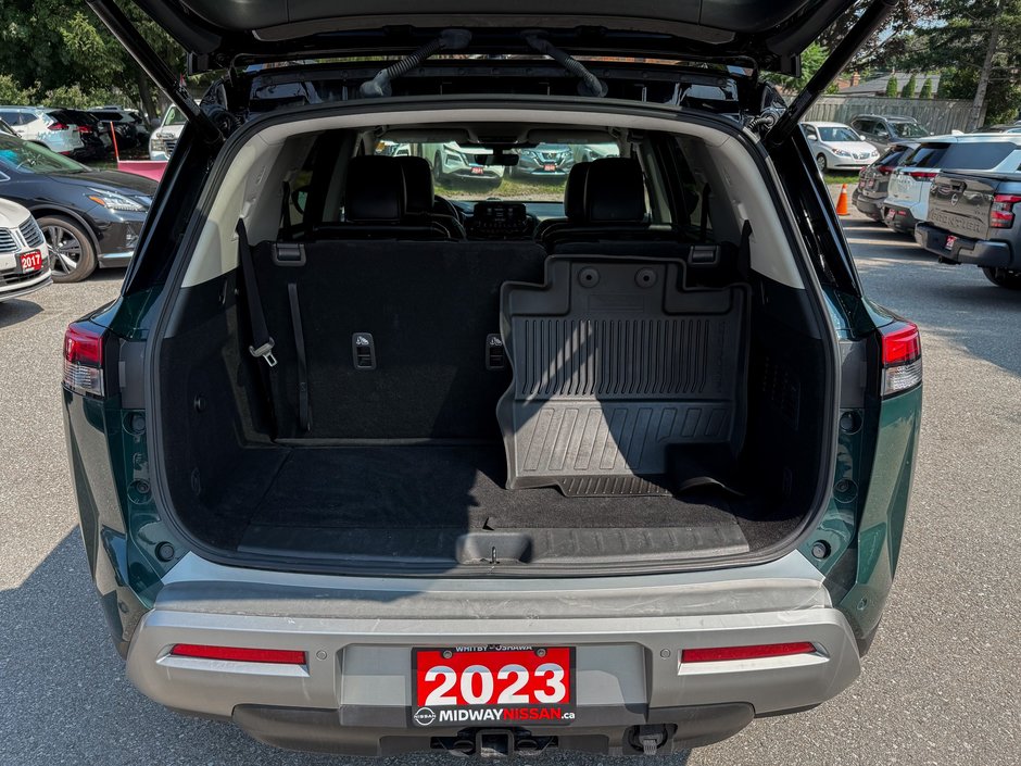 2023 Nissan Pathfinder Platinum-14