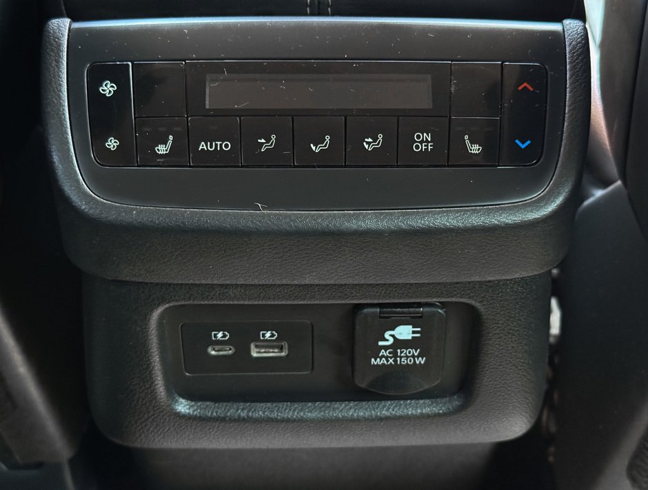 2023 Nissan Pathfinder Platinum-17