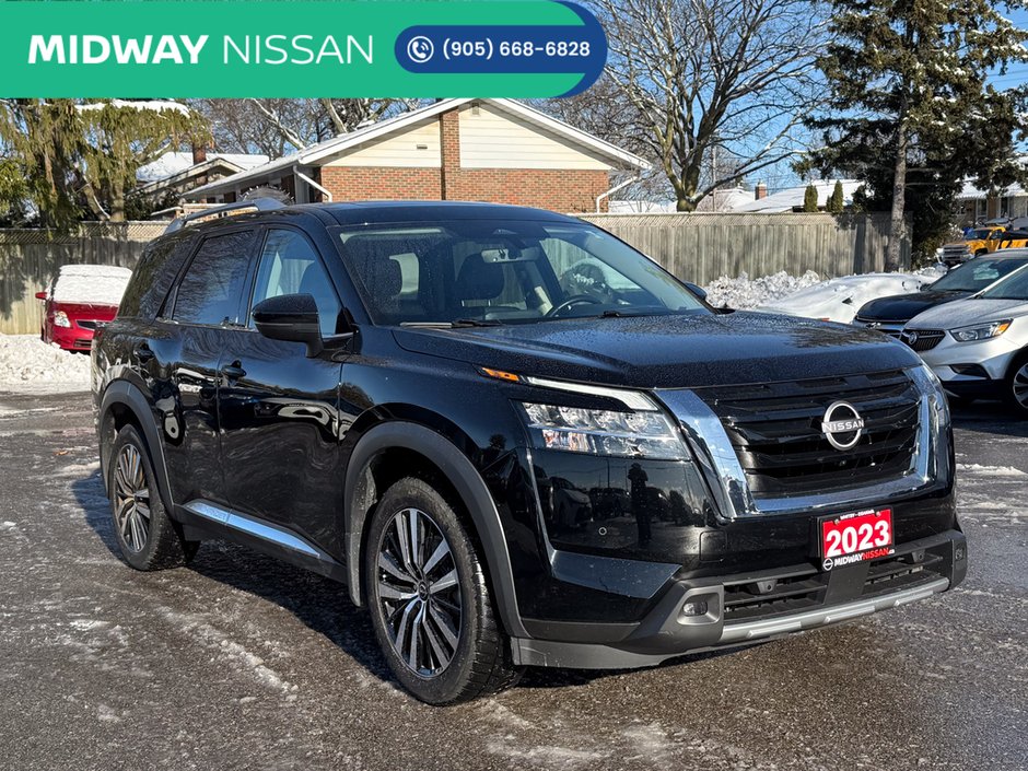 2023 Nissan Pathfinder Platinum-0
