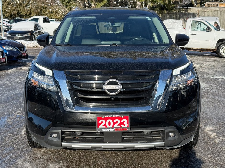 2023 Nissan Pathfinder Platinum-1