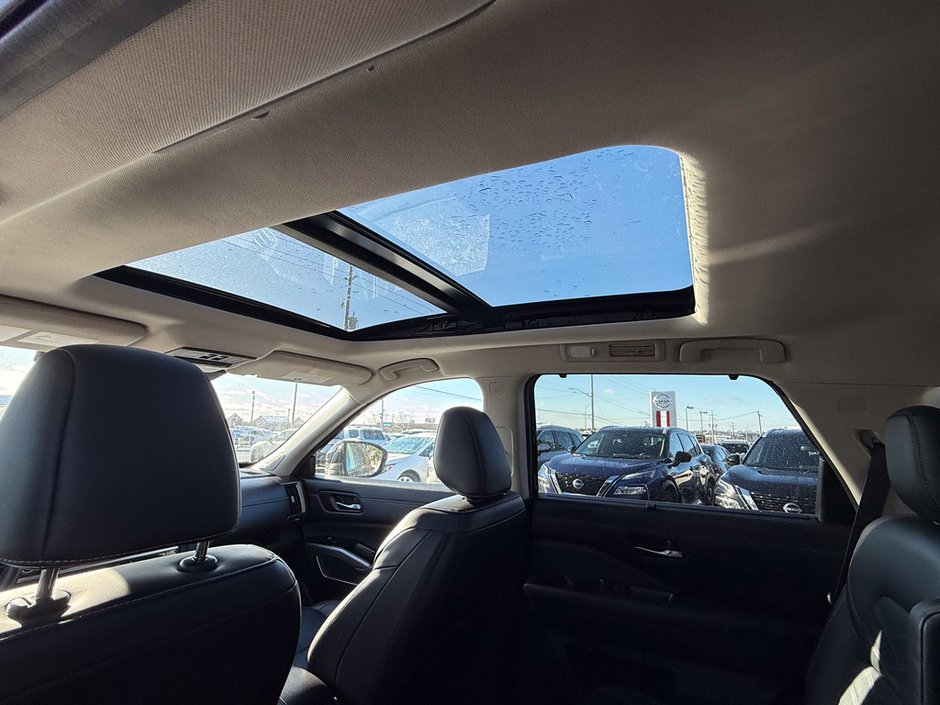 2023 Nissan Pathfinder Platinum-16