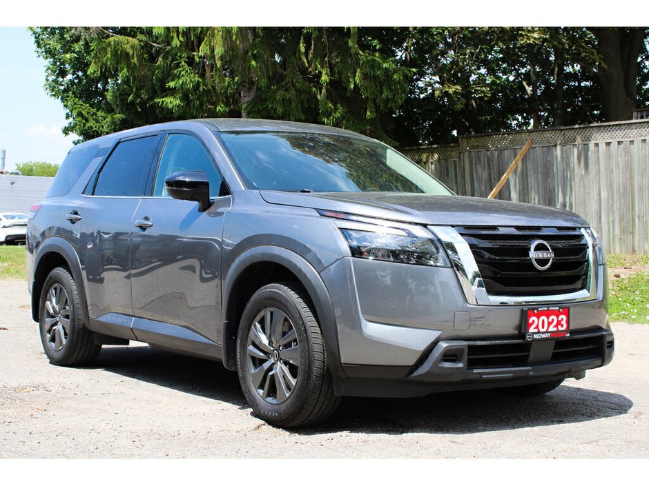 2023 Nissan Pathfinder S-8