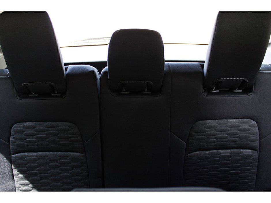 2023 Nissan Pathfinder S-16
