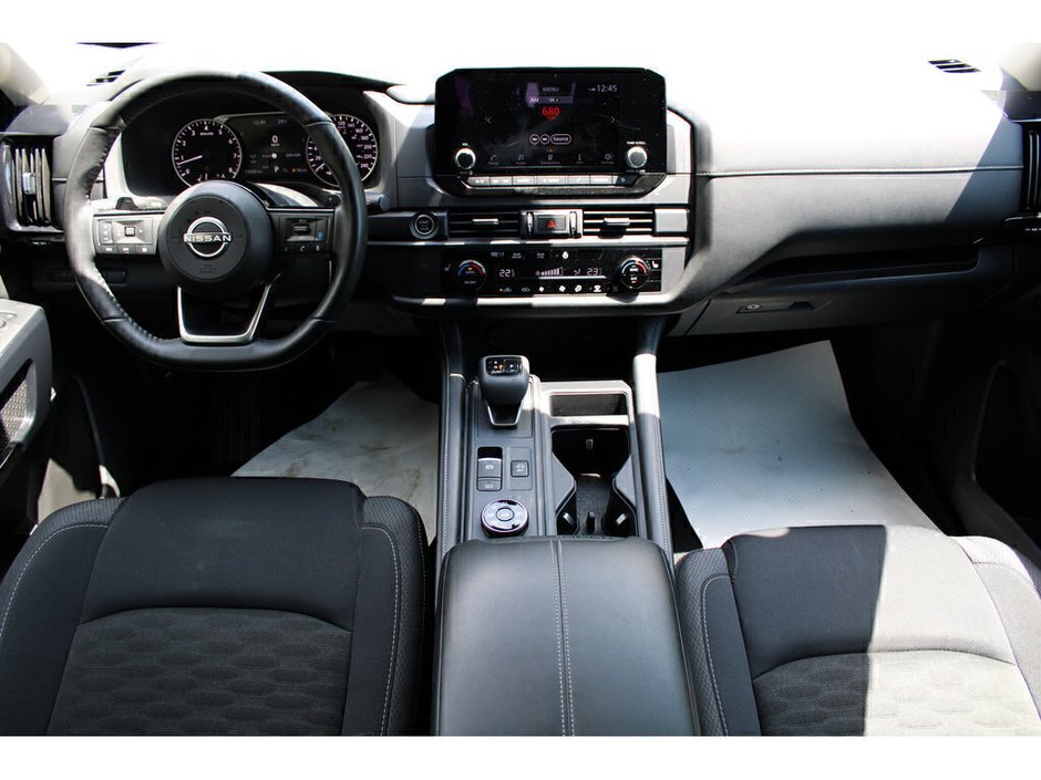 2023 Nissan Pathfinder S-17