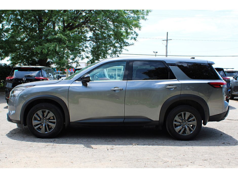 2023 Nissan Pathfinder S-3