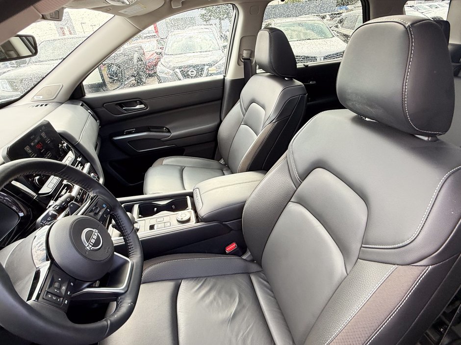 2024 Nissan Pathfinder SL-24