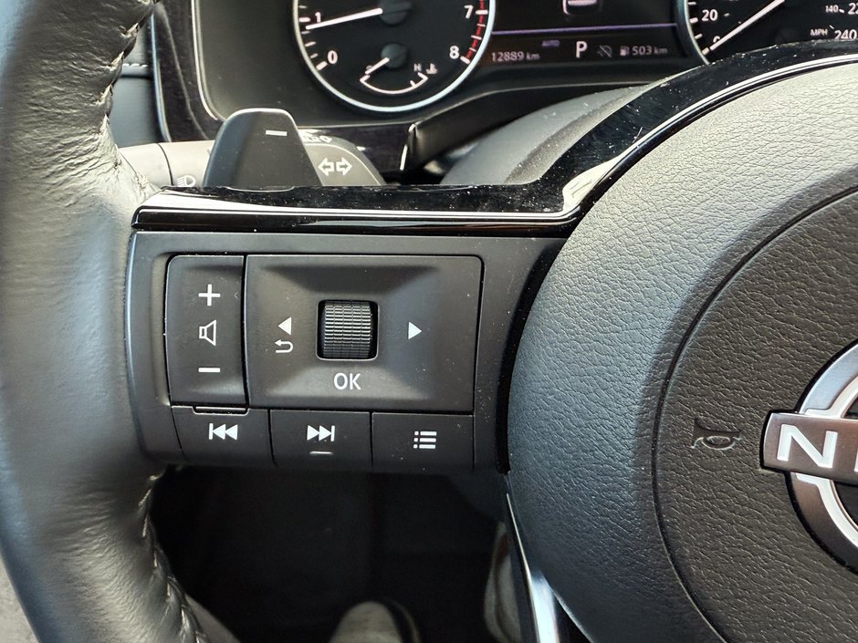 2024 Nissan Pathfinder SL-25