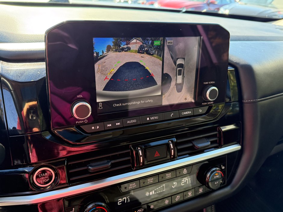 2024 Nissan Pathfinder SV-25