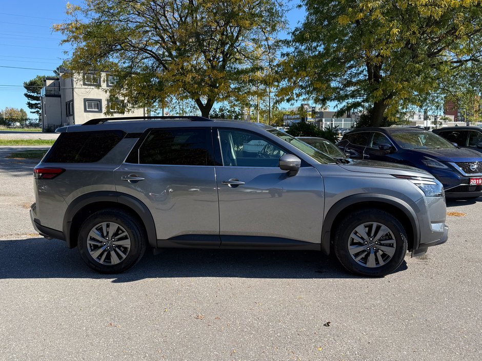 2024 Nissan Pathfinder SV-7