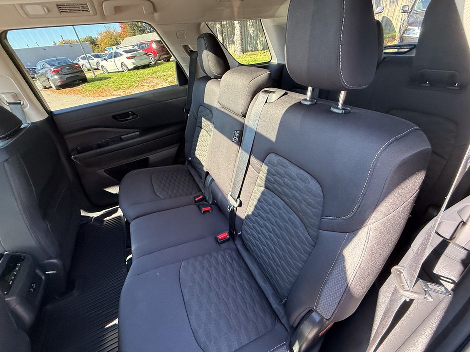 2024 Nissan Pathfinder SV-14