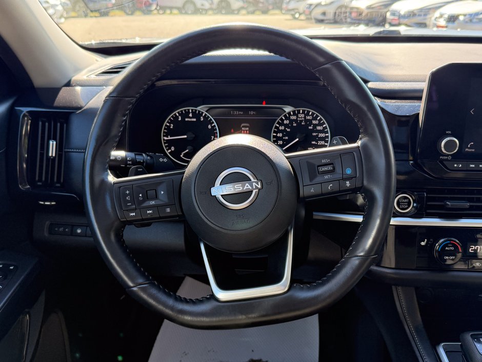 2024 Nissan Pathfinder SV-18