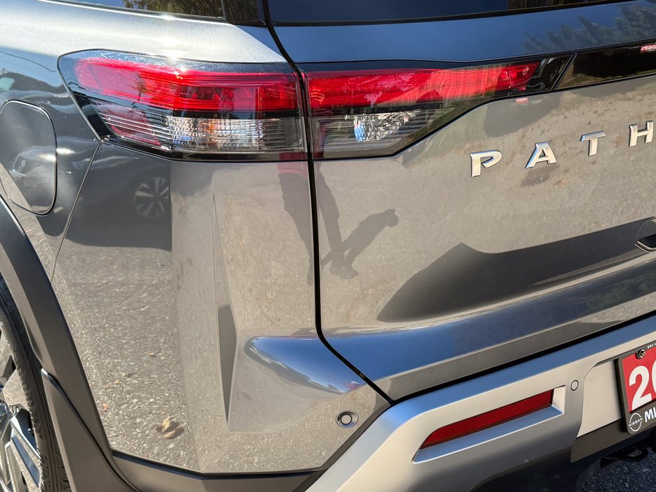 2024 Nissan Pathfinder SV-10