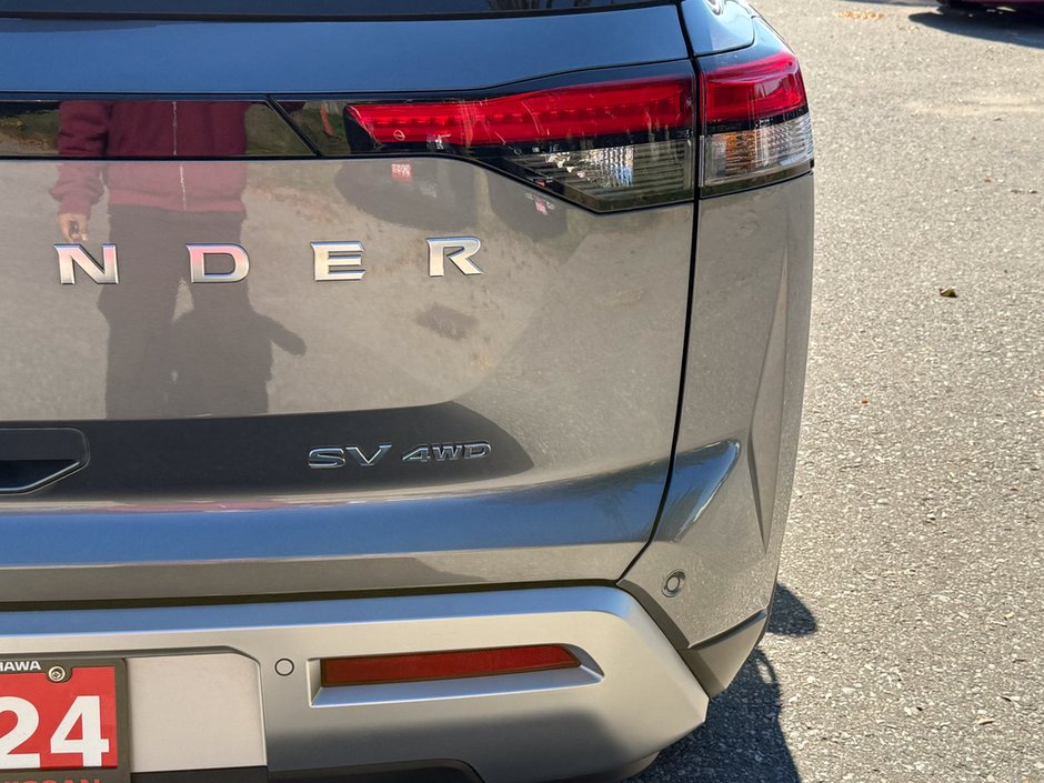 2024 Nissan Pathfinder SV-11