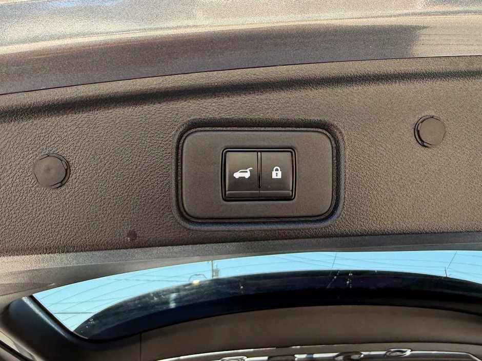 2024 Nissan Pathfinder SV-13