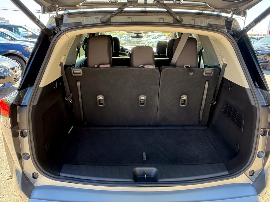 2024 Nissan Pathfinder SV-12