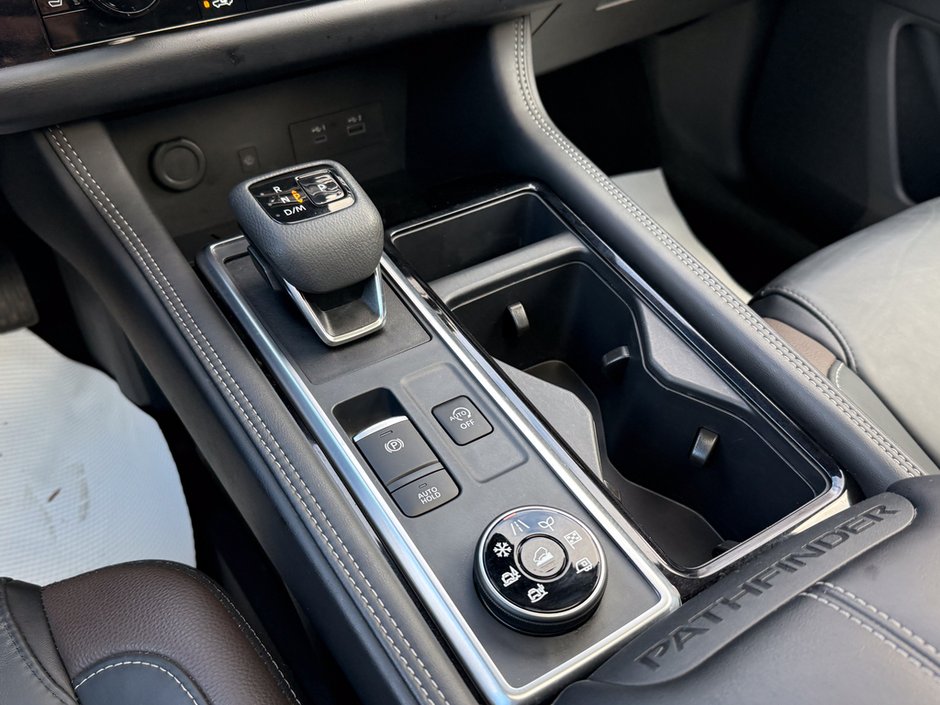 2024 Nissan Pathfinder Platinum-17