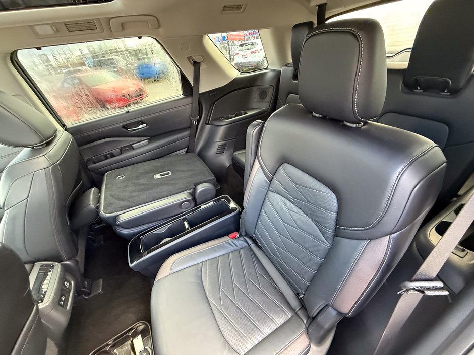 2024 Nissan Pathfinder Platinum-12