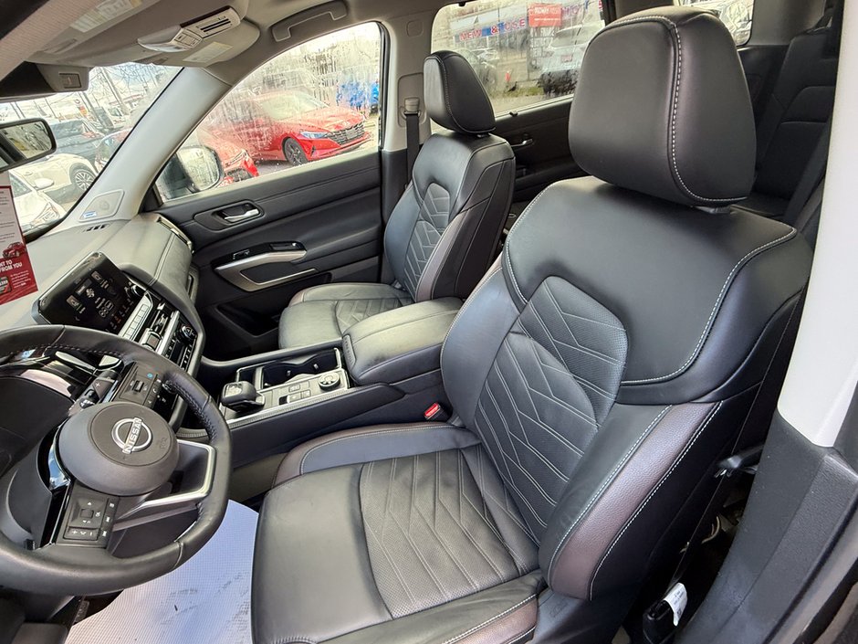 2024 Nissan Pathfinder Platinum-19