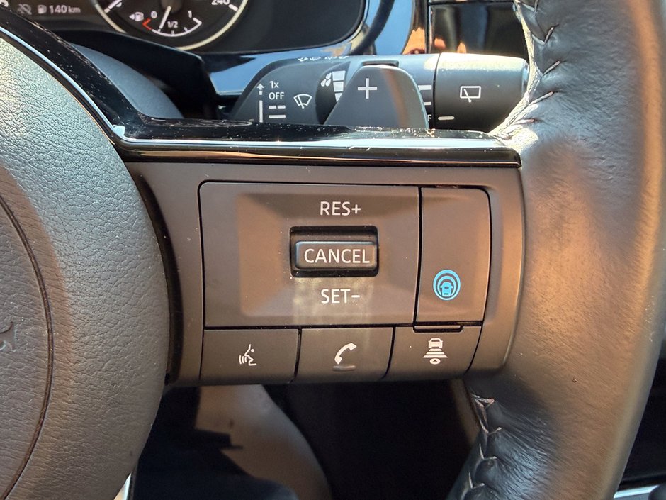 2024 Nissan Pathfinder SL-25