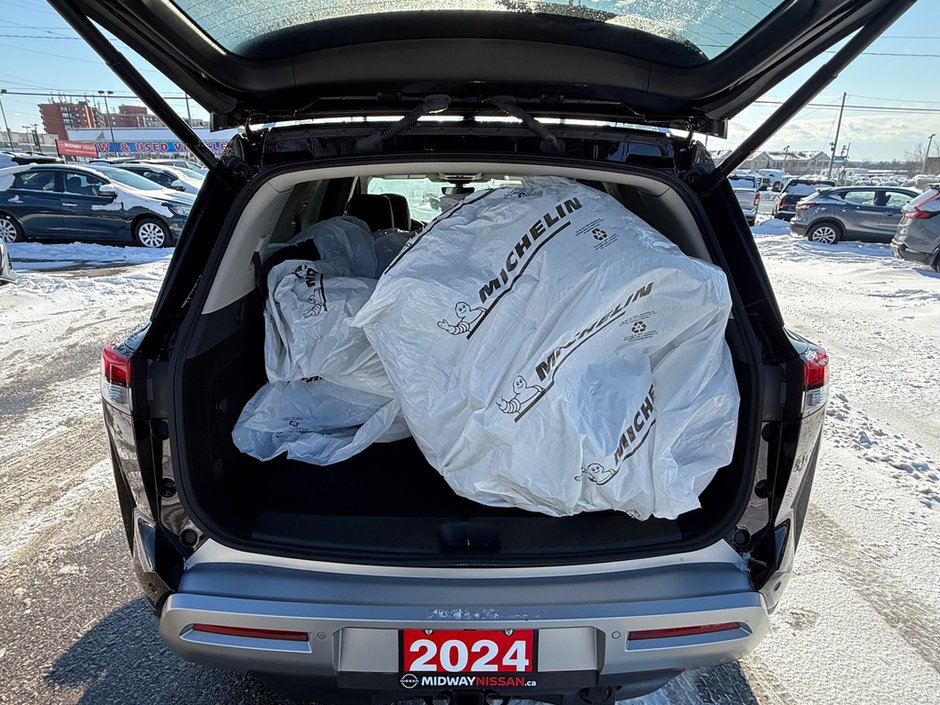 2024 Nissan Pathfinder SL-12