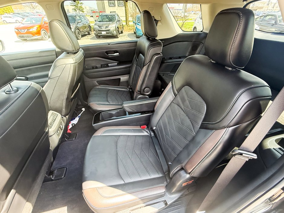 2024 Nissan Pathfinder Platinum-15