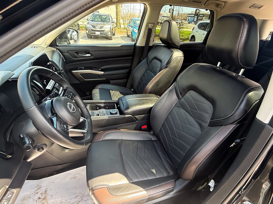 2024 Nissan Pathfinder Platinum-24
