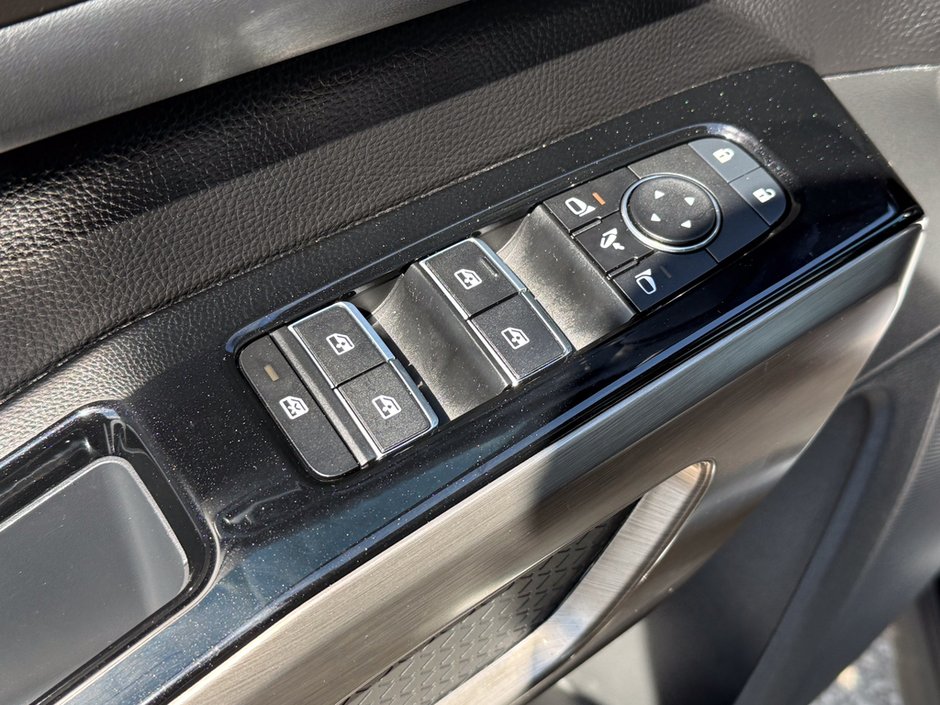 2024 Nissan Pathfinder Platinum-22