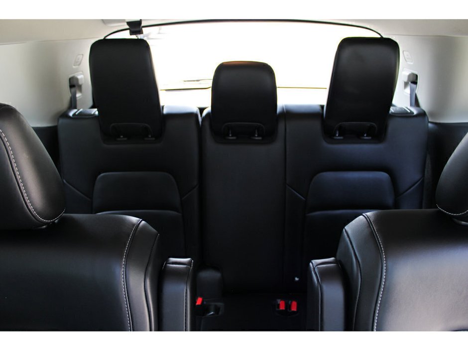 2024 Nissan Pathfinder Platinum-16