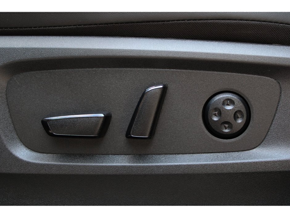 2024 Nissan Pathfinder Platinum-23
