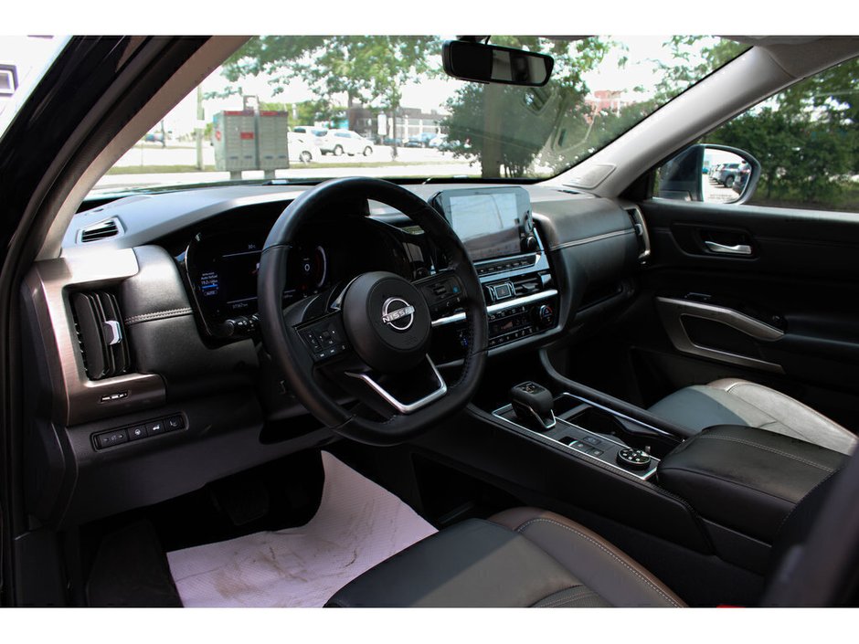 2024 Nissan Pathfinder Platinum-31