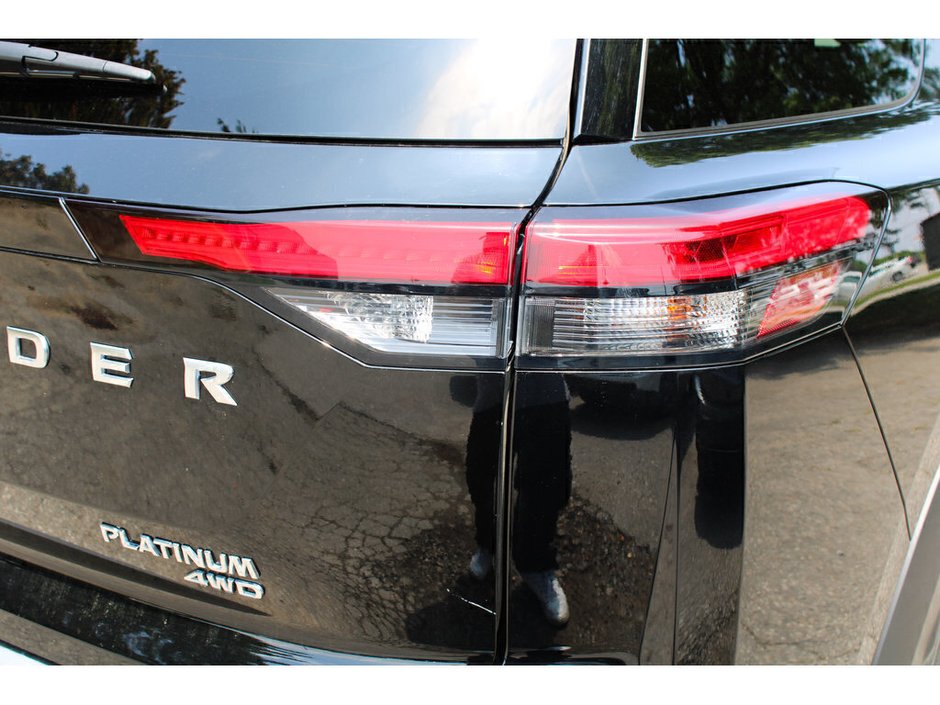 2024 Nissan Pathfinder Platinum-12