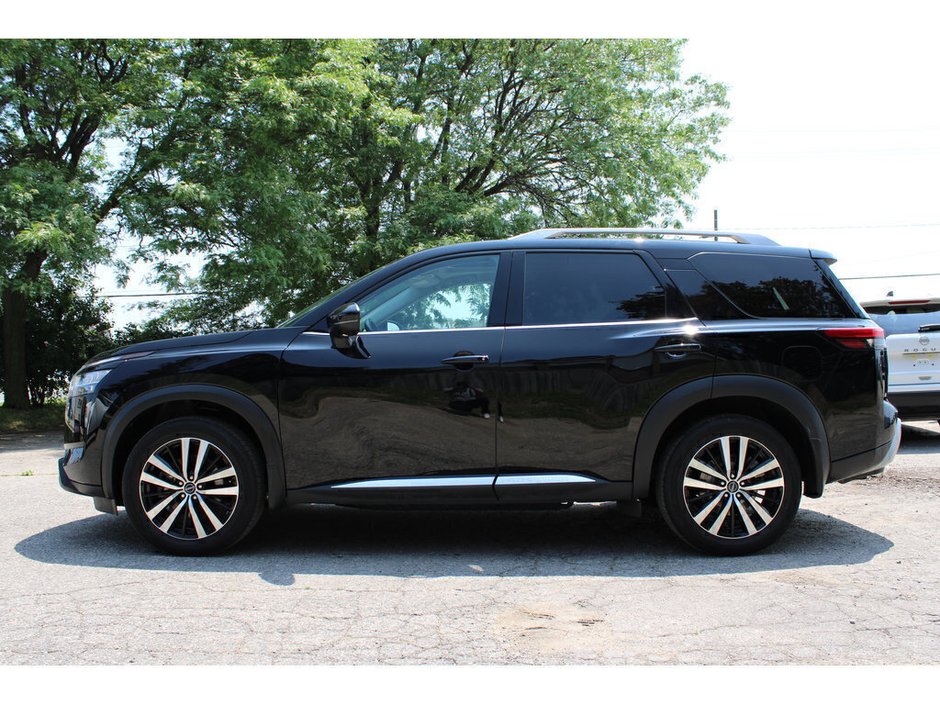 2024 Nissan Pathfinder Platinum-3