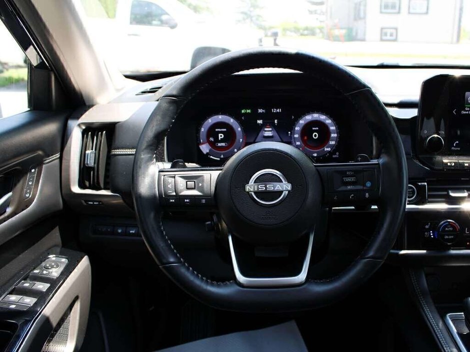 2024 Nissan Pathfinder Platinum-21