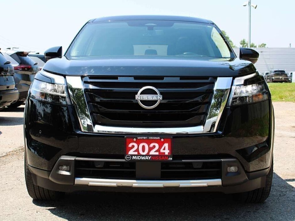 2024 Nissan Pathfinder Platinum-1