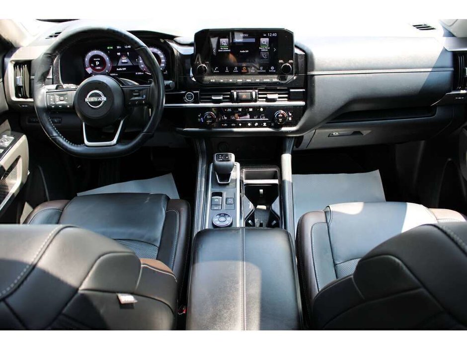 2024 Nissan Pathfinder Platinum-18