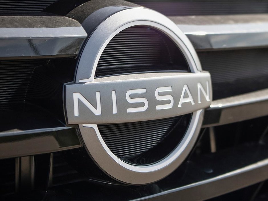 2025 Nissan Pathfinder SV-8